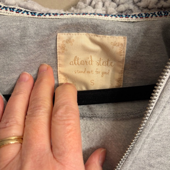 Altar'd State S Gray and Cream Sherpa Hoodie With Front Pocket Quarter Zip - Picture 4 of 9